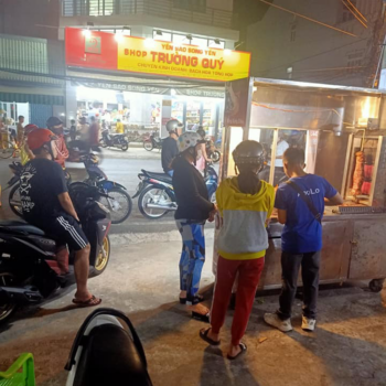 hinh anh dong phuc nhan vien banh mi apolo