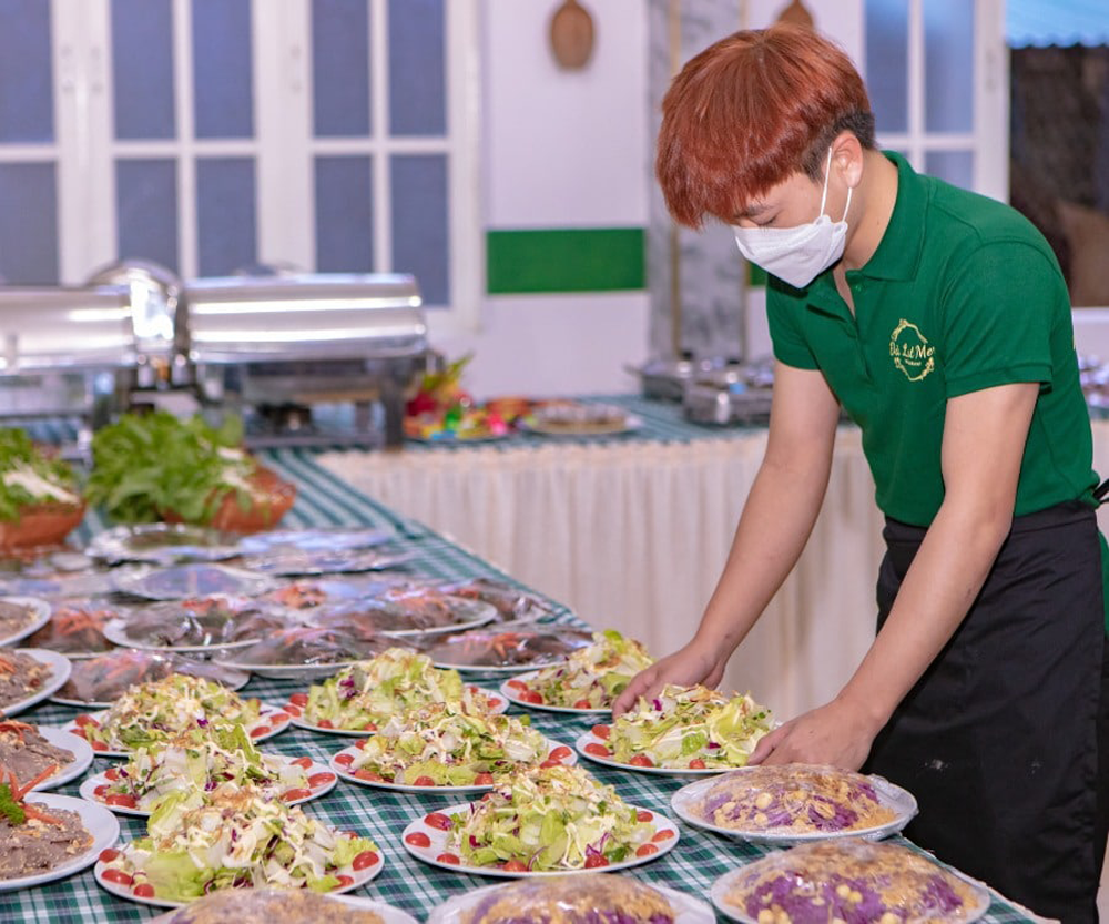 hinh anh dong phuc nhan vien da lat mer