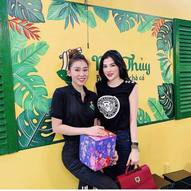 hinh anh dong phuc nhan vien ma thuy banh canh cha ca