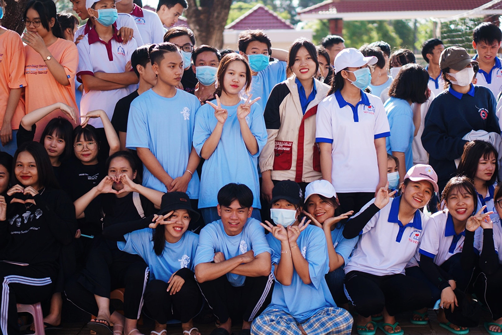 ao the duc truong thpt nguyen du
