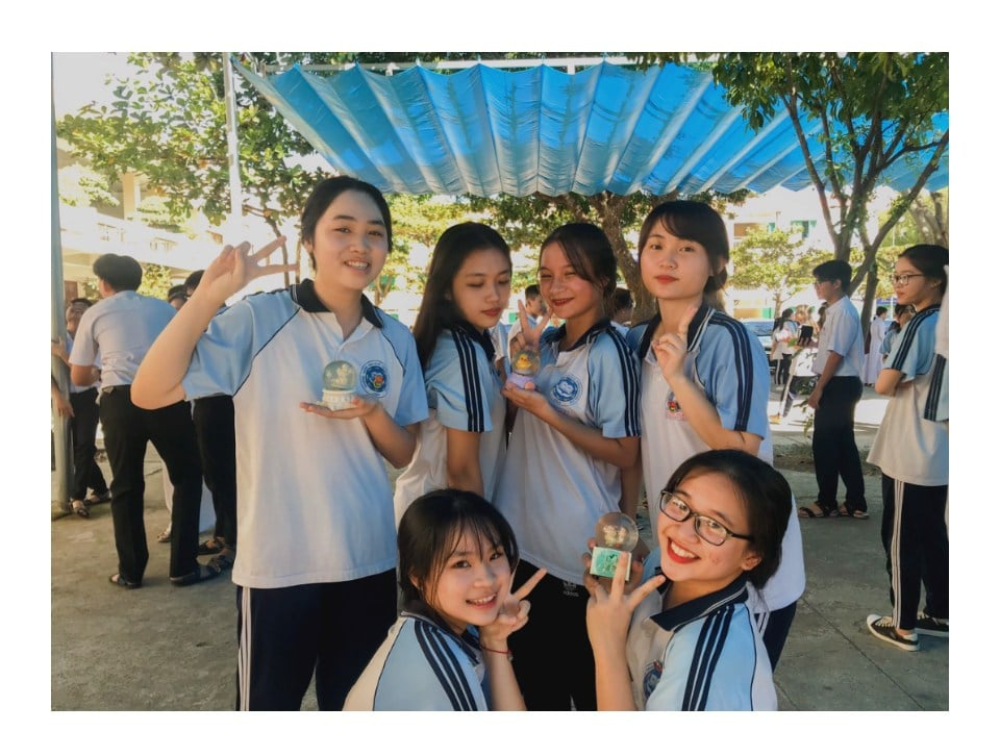 ao the duc truong thpt nguyen hue