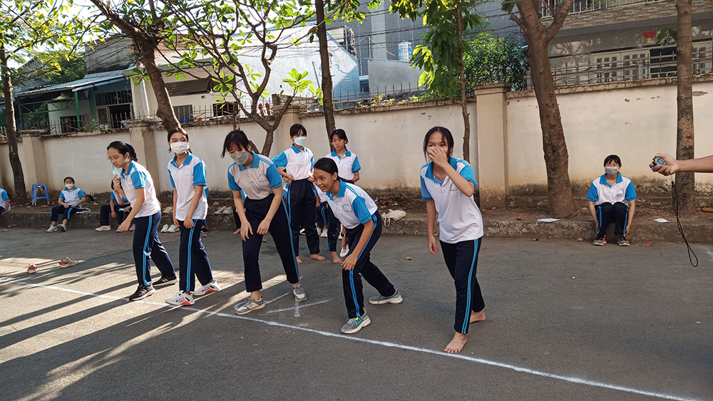 ao the duc truong thpt trinh hoai duc