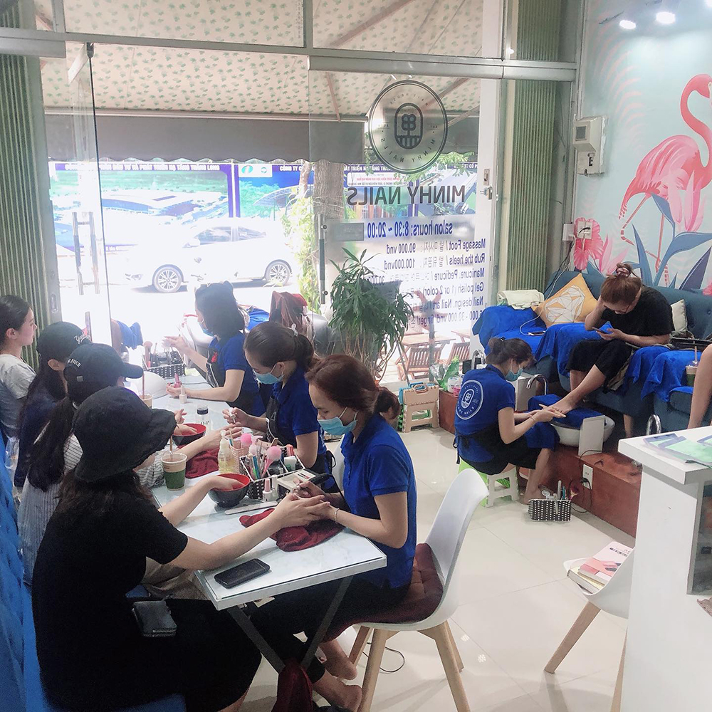 dong phuc nhan vien minhy nail