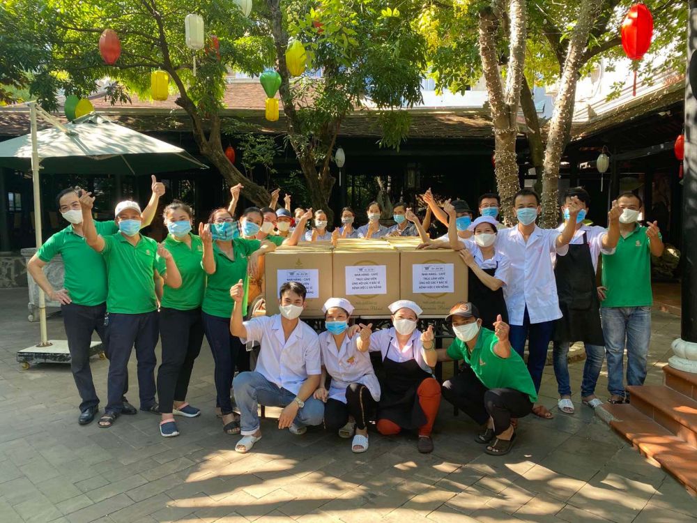 dong phuc nhan vien nha hang cafe truc lam vien
