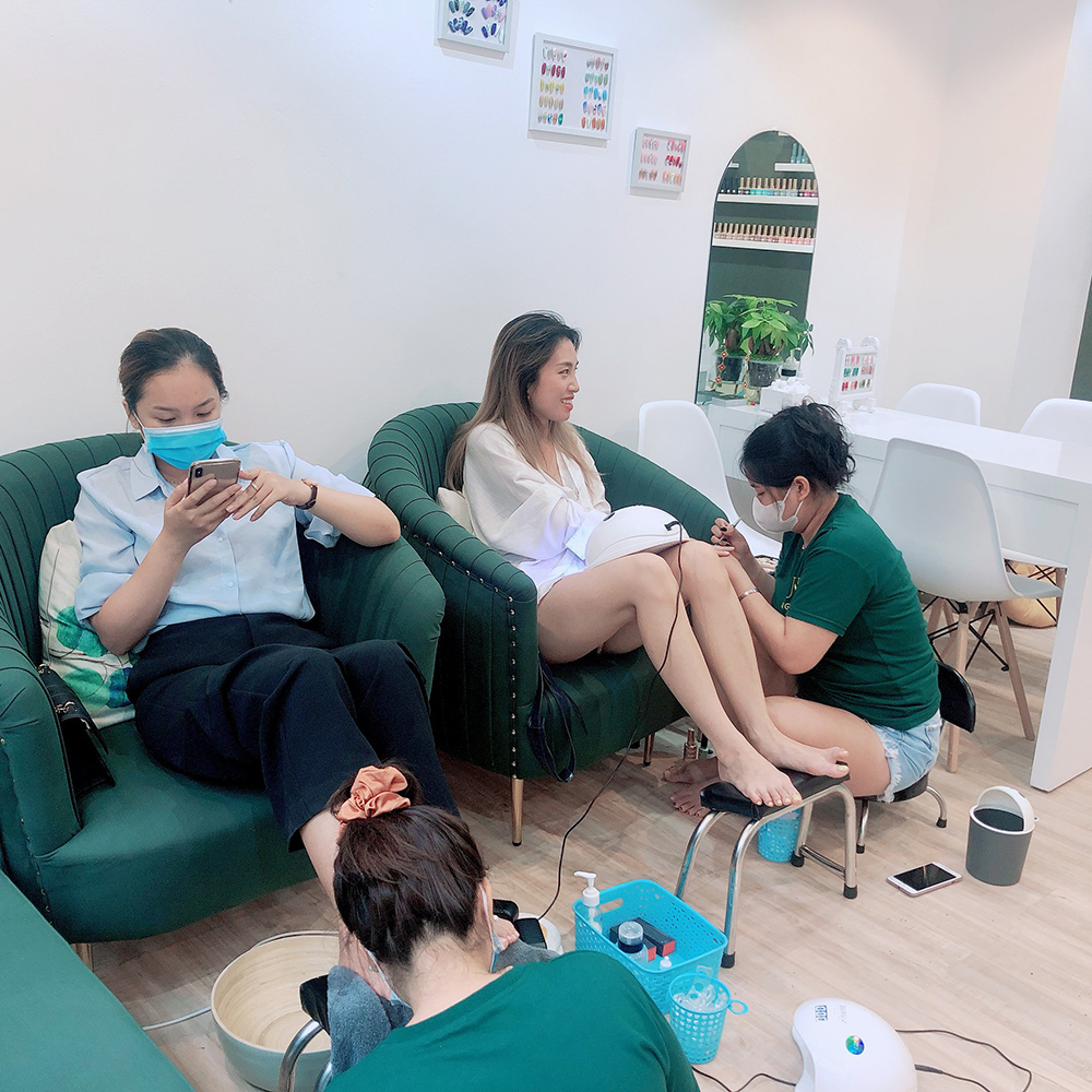 dong phuc nhan vien ruby nail
