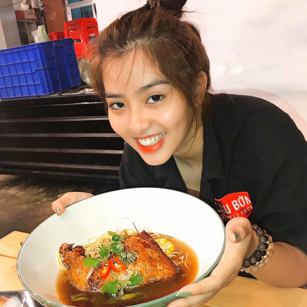 hinh anh dong phuc cau bom street food