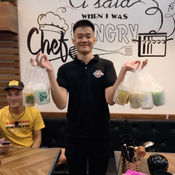 hinh anh dong phuc nhan vien bom lau nuong