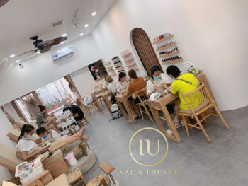 tap de iu nails