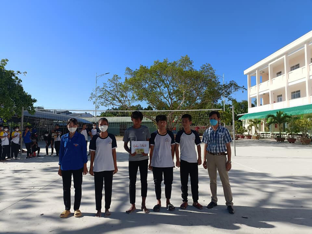 ao the duc truong thpt ham giang