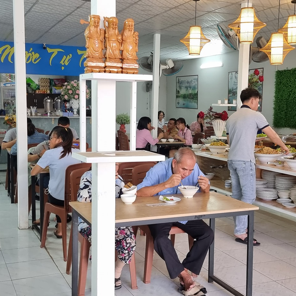 hinh anh dong phuc buffet chay q2