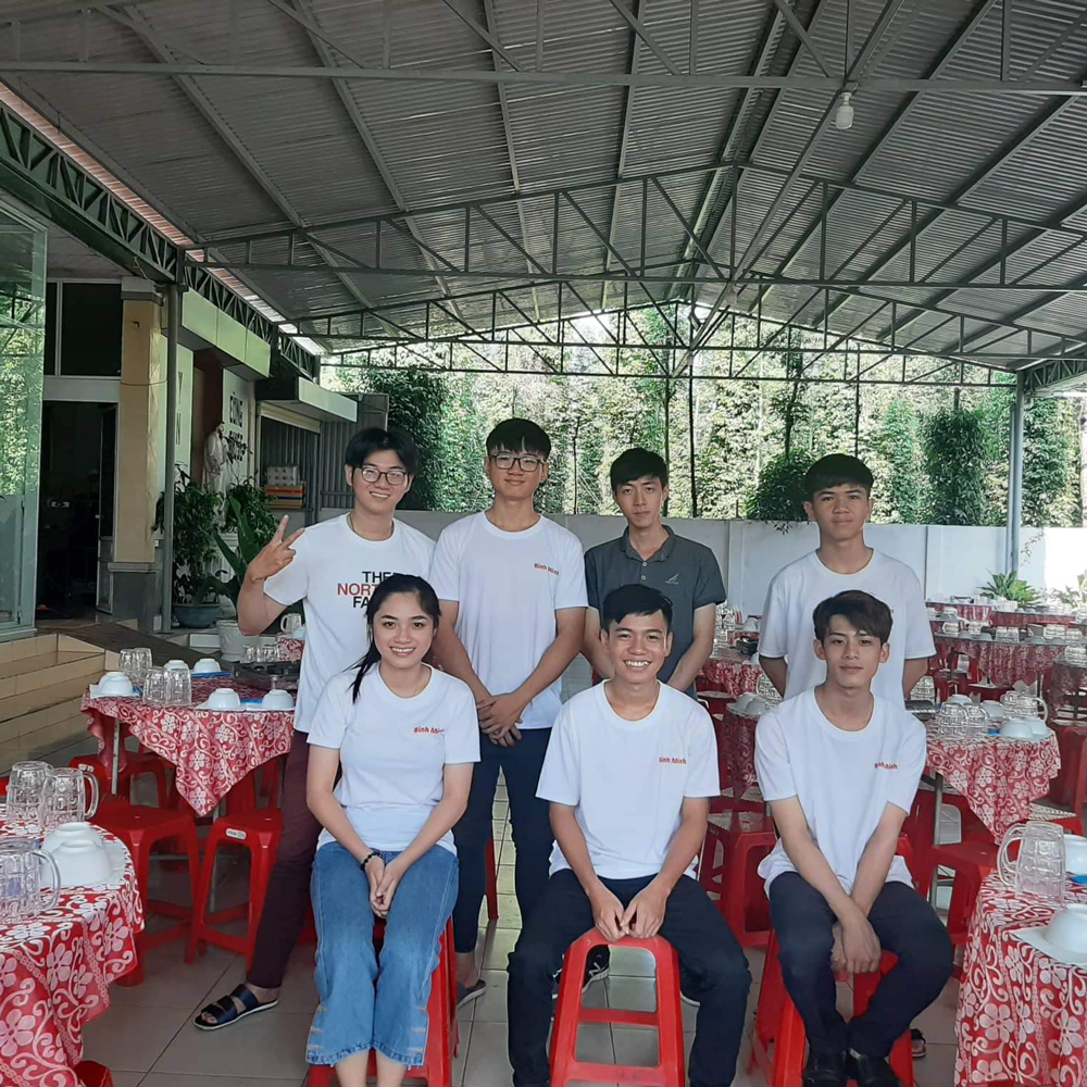 hinh anh dong phuc dich vu nau an binh minh