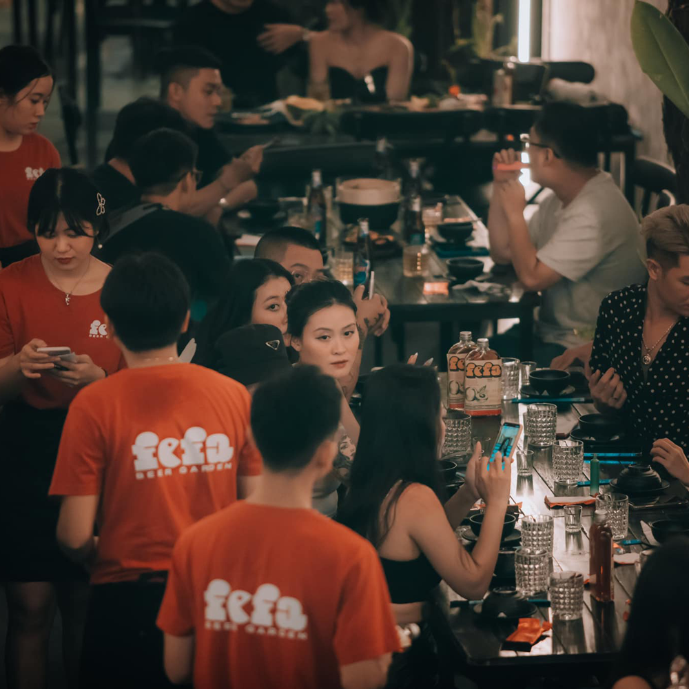 hinh anh dong phuc fefa beer garden