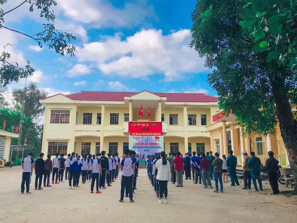 dong phuc hoc sinh truong thcs tinh hiep