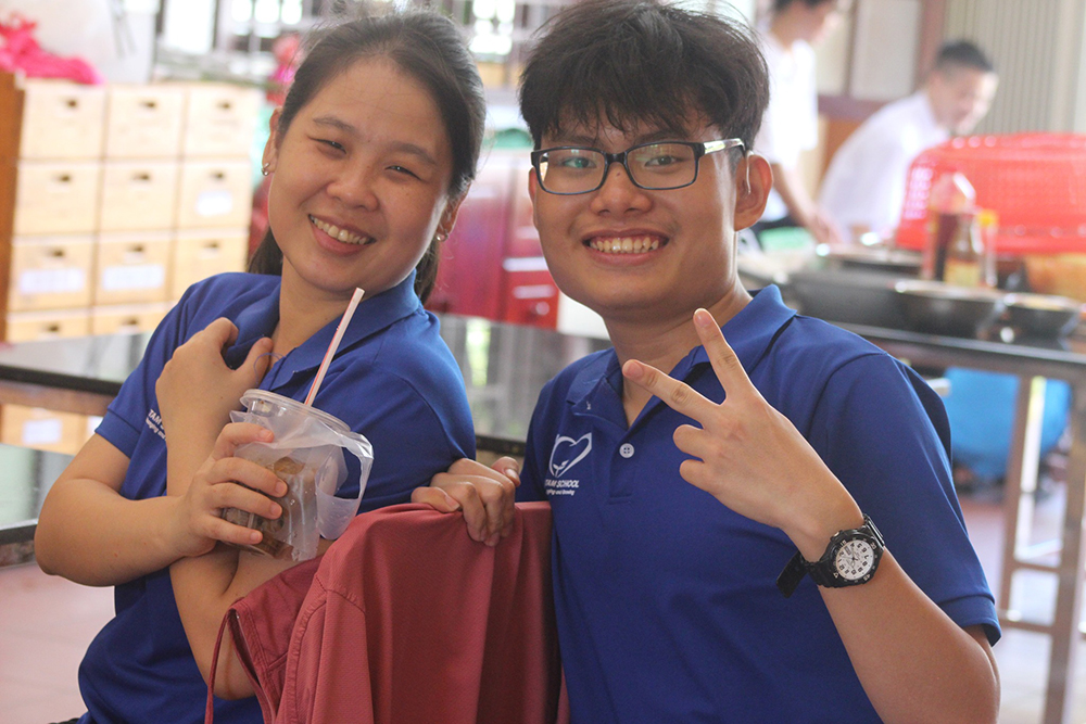 dong phuc truong chuyen biet thanh tam