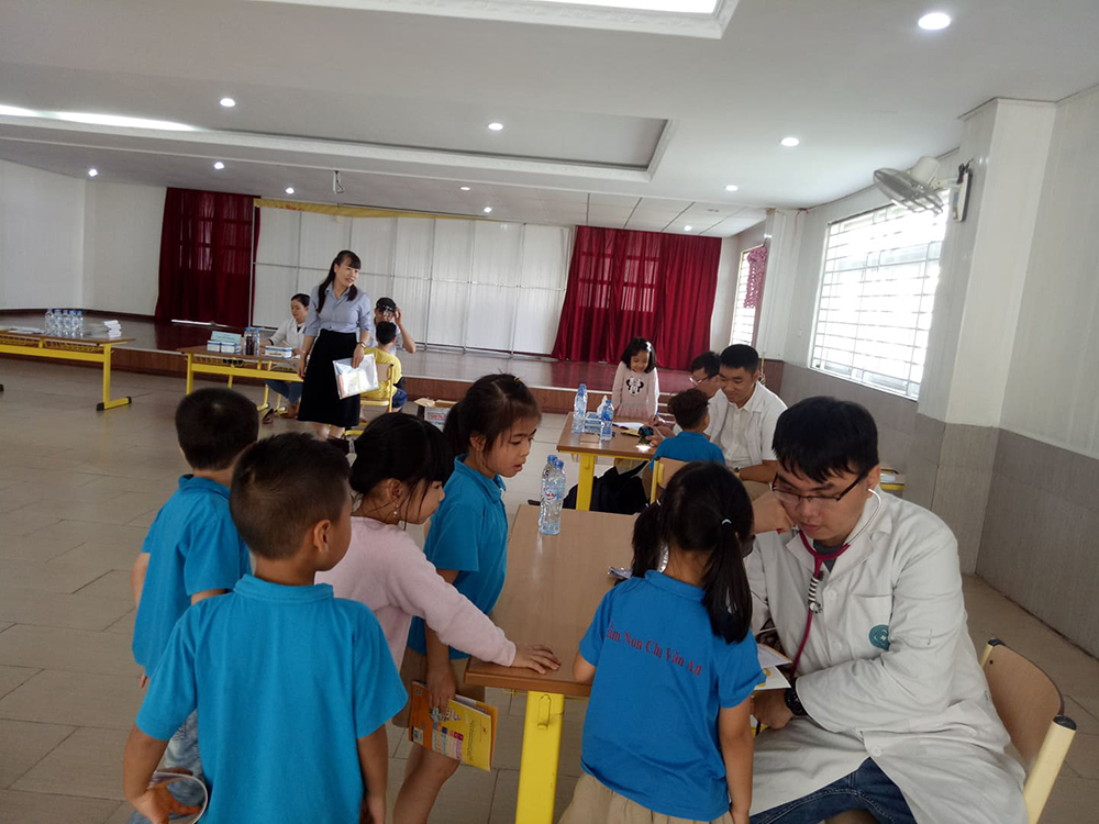 dong phuc truong mam non chu van an