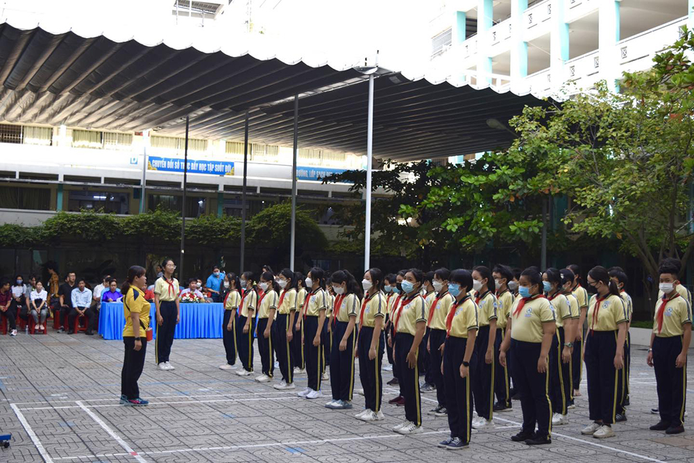 dong phuc truong thcs dien bien