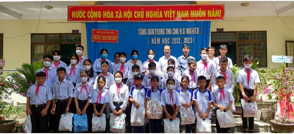 dong phuc hoc sinh truong thcs tinh hiep