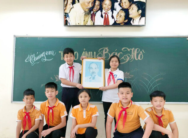 dong phuc truong tieu hoc tan dan