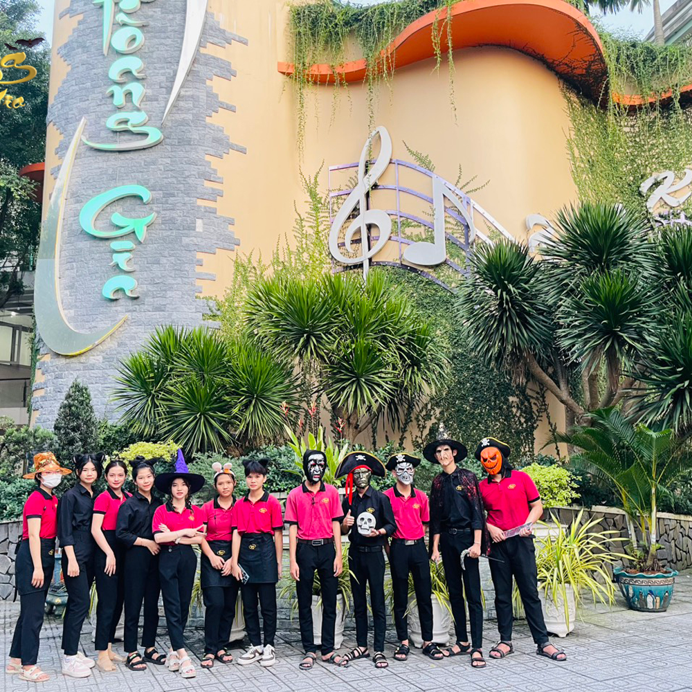 hinh anh dong phuc karaoke & coffee hoang gia