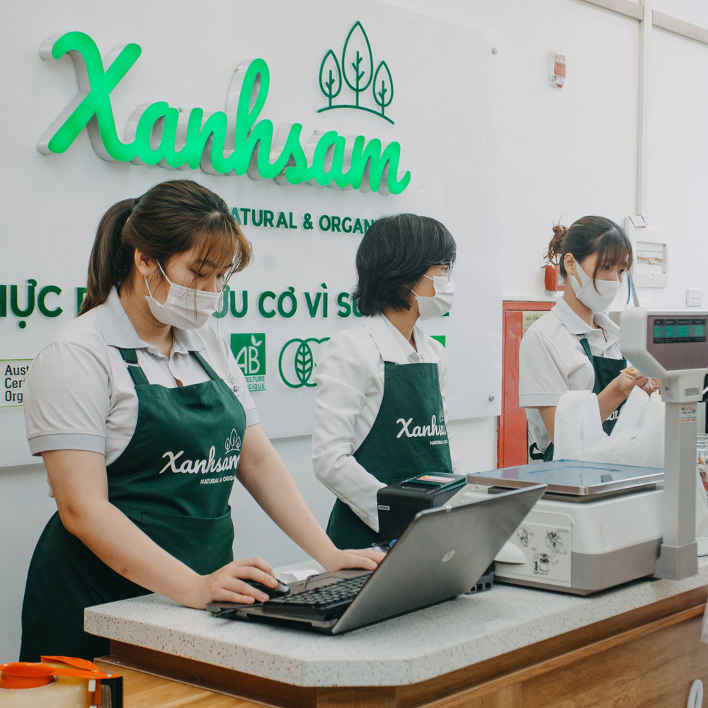 hinh anh dong phuc nhan vien xanh sam natural & organic