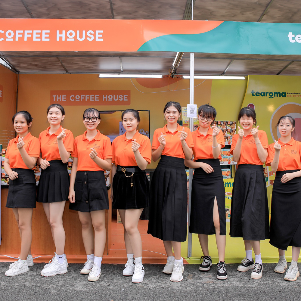 hinh anh dong phuc quang cao nhan vien the coffee house
