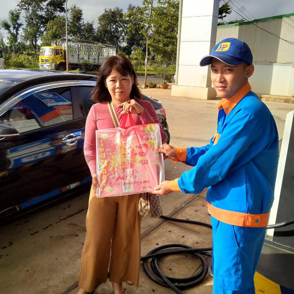 hinh anh mu luoi trai dau khi hai phat