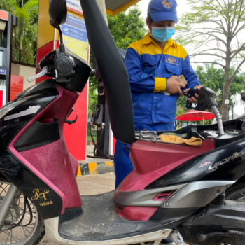 hinh anh mu luoi trai tram xang dau hoang gia