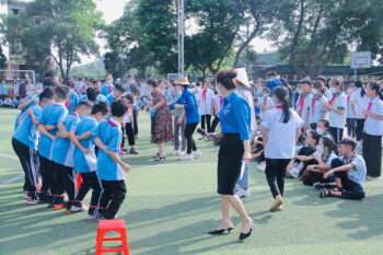 dong phuc hoc sinh truong thcs an sinh