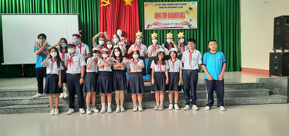 dong phuc hoc sinh truong thcs le quy don