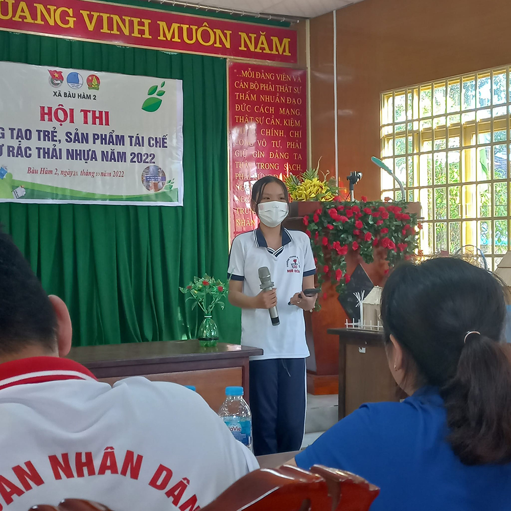 dong phuc hoc sinh truong thcs ngo quyen