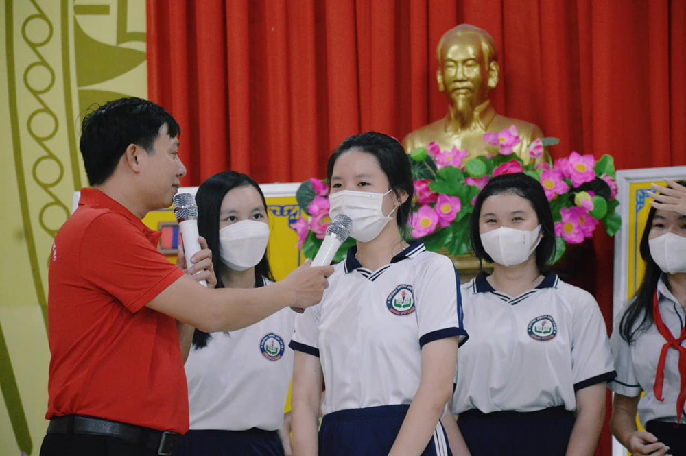 dong phuc truong thcs hung vuong