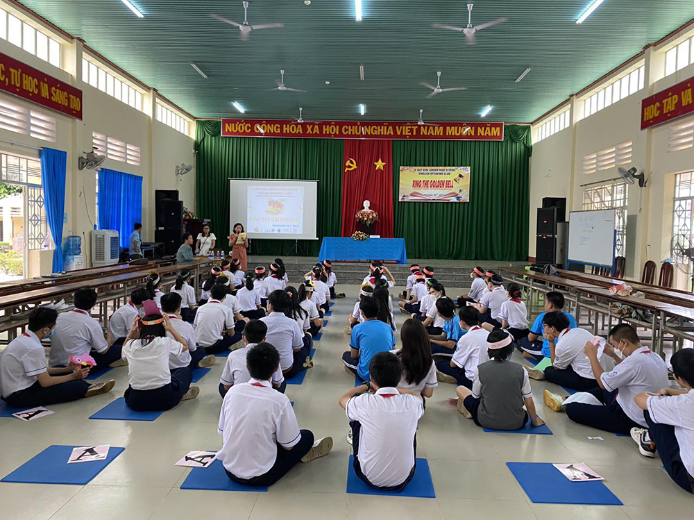 dong phuc truong thcs le quy don