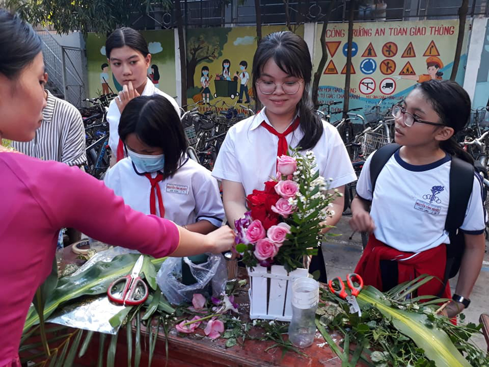 dong phuc truong thcs nguyen vinh nghiep