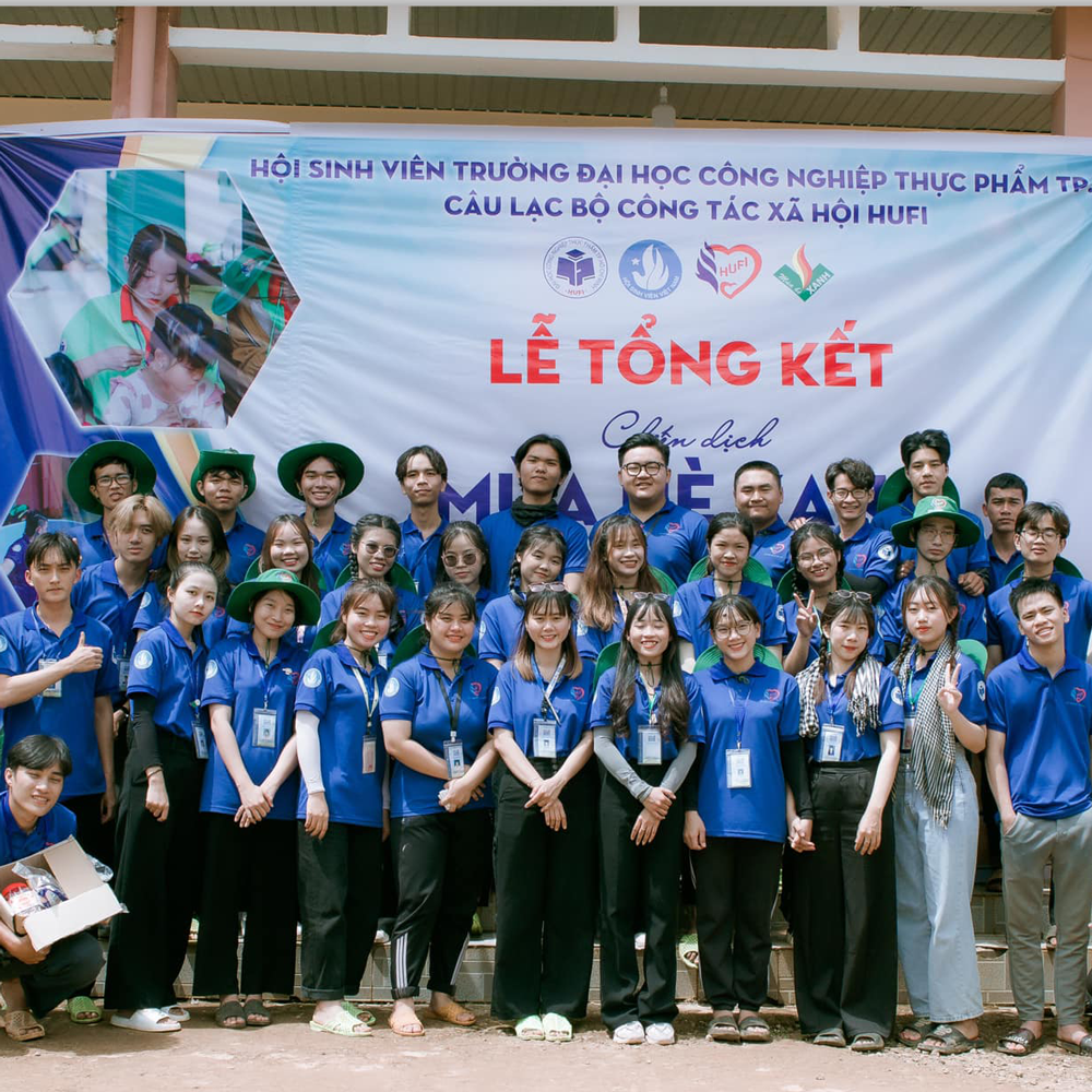 hinh anh dong phuc chien dich tinh nguyen mua he xanh 2022 clb cong tac xa hoi hufi