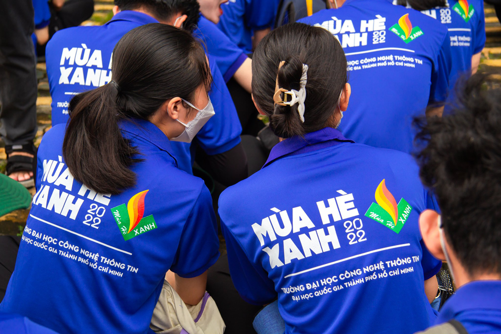 hinh anh dong phuc mua he xanh 2022 truong dai hoc cong nghe thong tin dhqg tp hcm