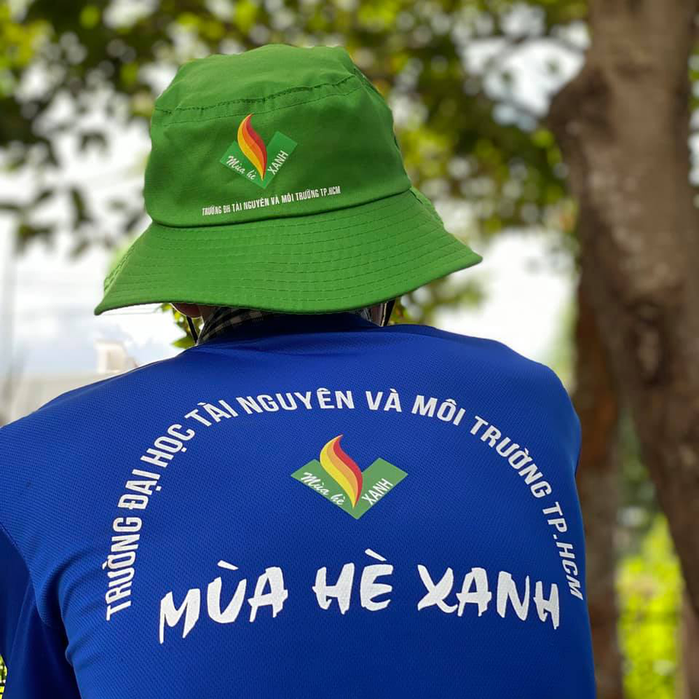 hinh anh dong phuc sinh vien mua he xanh 2020 truong dai hoc tai nguyen va moi truong tp hcm