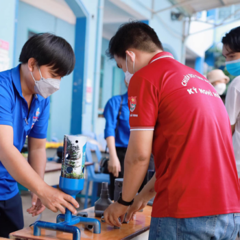 hinh anh dong phuc tinh nguyen vien cdtn ky nghi hong 2022 bia sai gon