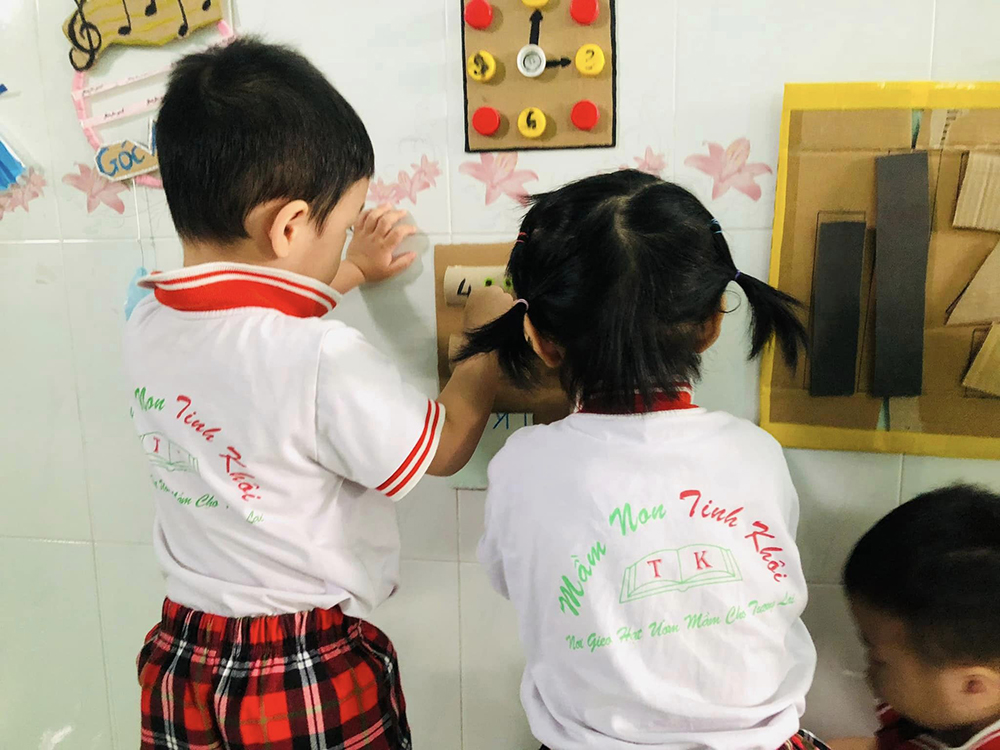 dong phuc hoc sinh mam non tinh khoi