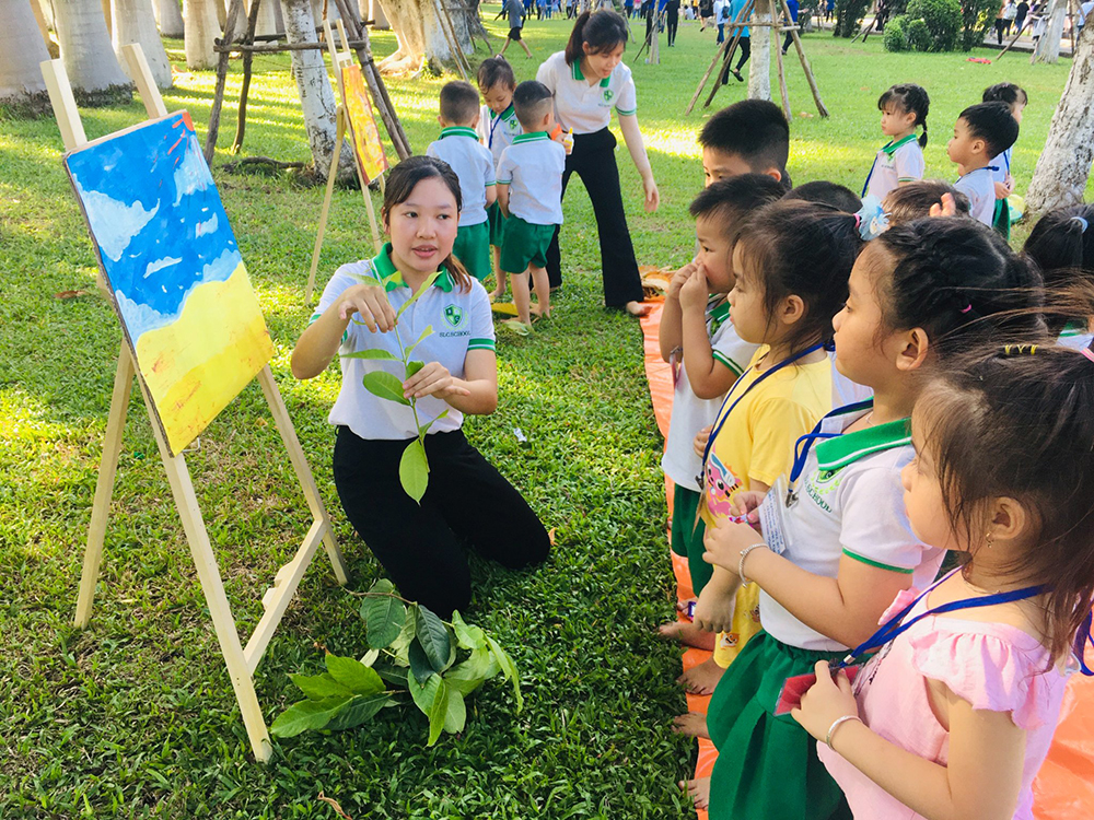 dong phuc hoc sinh mam on slc song ngu montessori