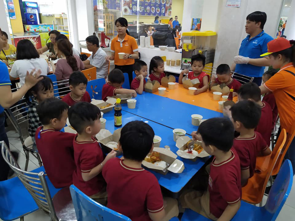 dong phuc hoc sinh truong mam non tu thuc viet anh