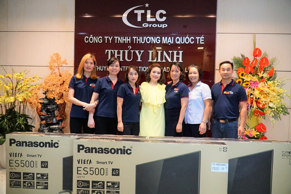 hinh anh dong phuc nhan vien tlc group