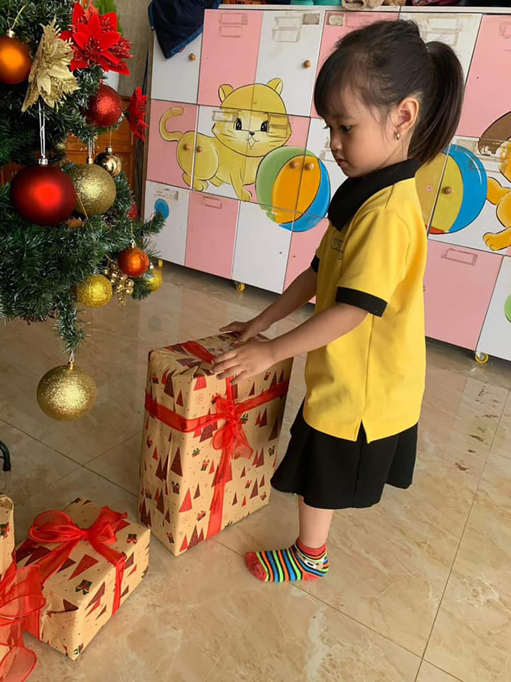 dong phuc mam non ong vang