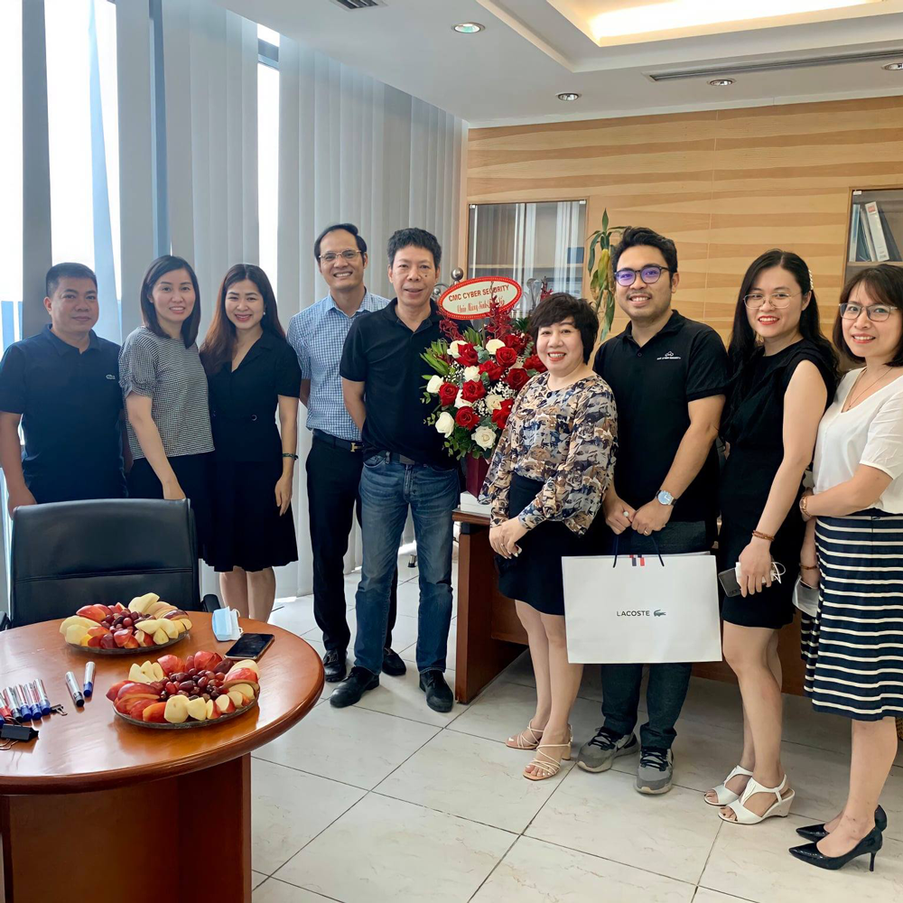hinh anh dong phuc cmc cyber security