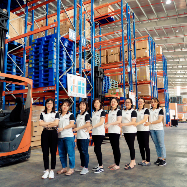 hinh anh dong phuc nhan vien kmg khai minh global