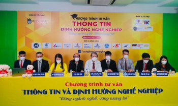 hinh anh khan trai ban chuong trinh tu van thong tin va dinh huong nghe nghiep
