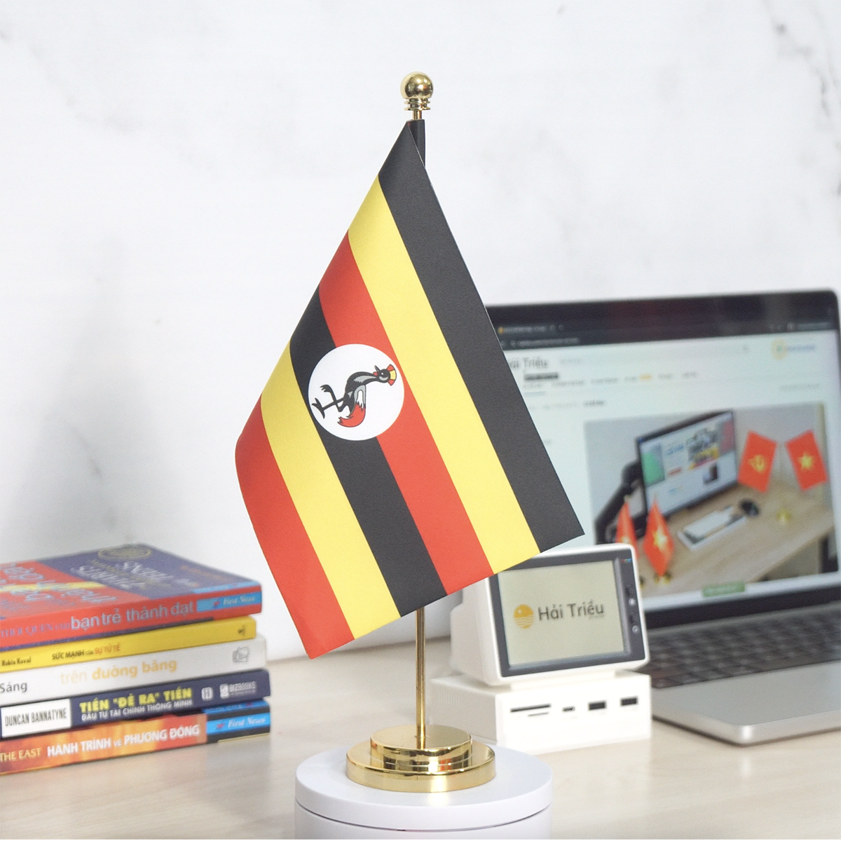 co uganda de ban de don inox ma vang